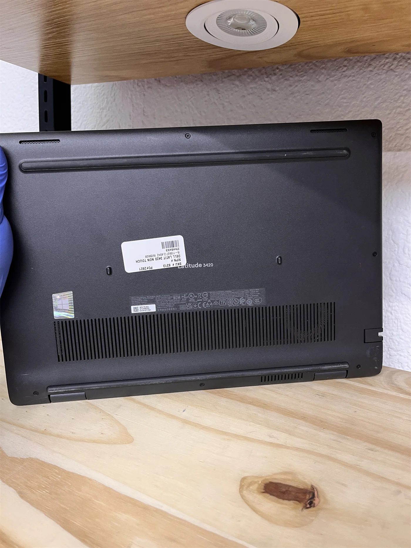 Dell Latitude 3420 — etiqueta