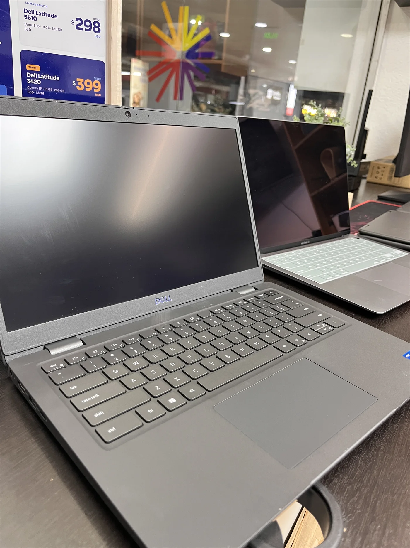 Dell Latitude 3420 — mostrador