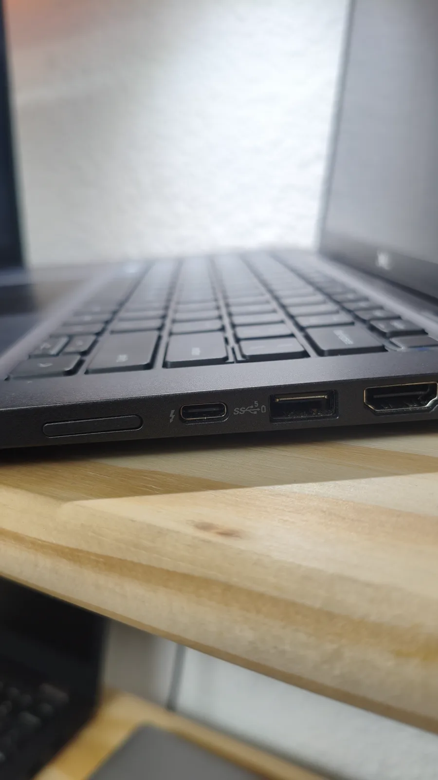Dell Latitude 3420 — puertos-2