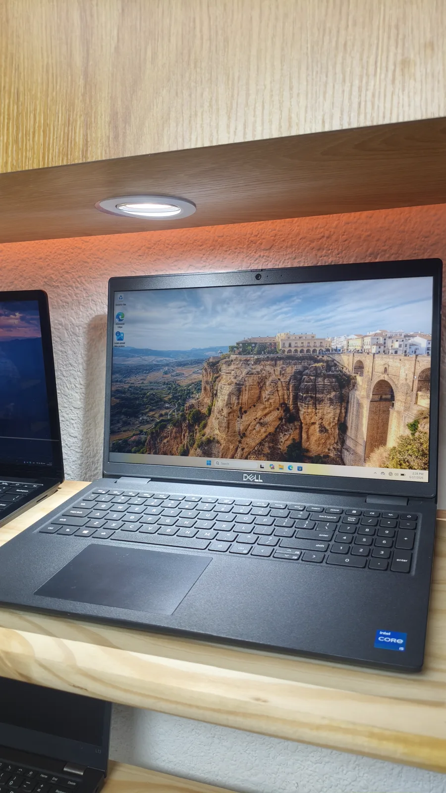 Dell Latitude 3520 — completa