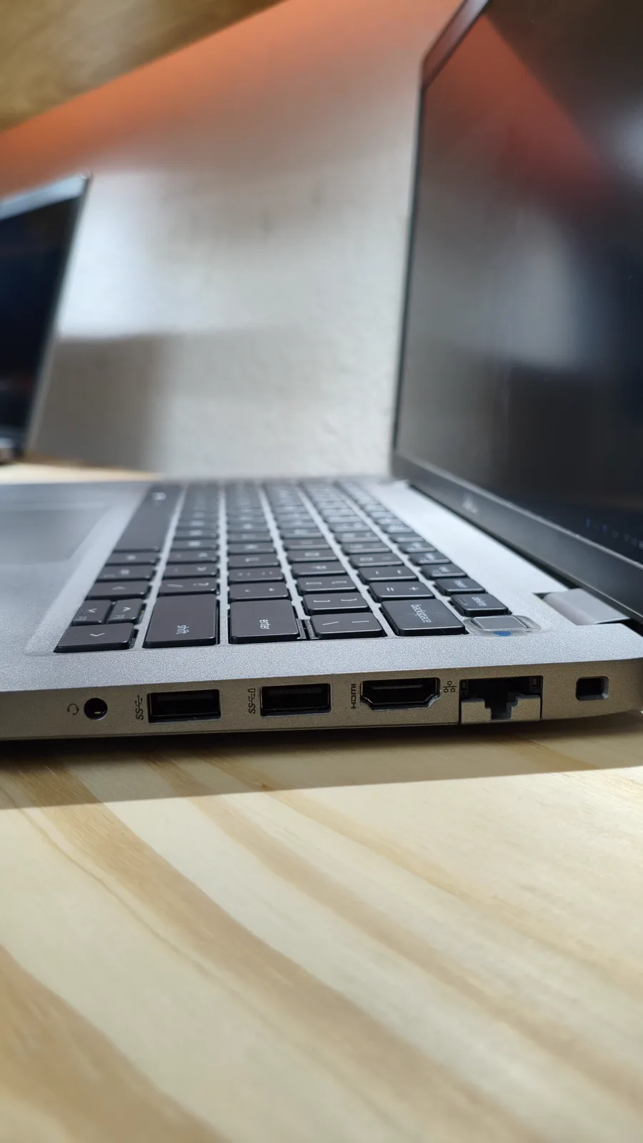 Dell Latitude 5420 — puertos