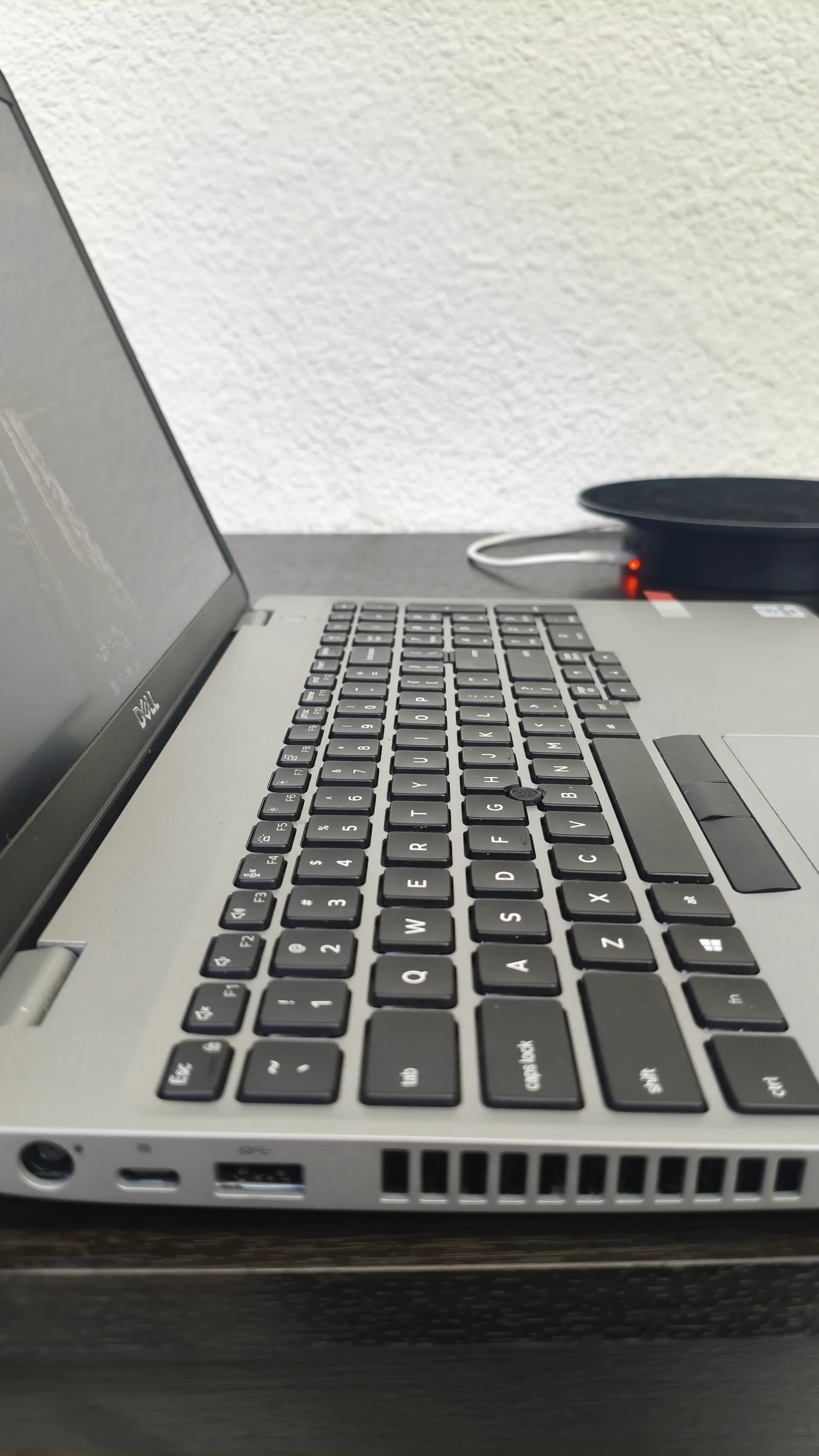 Dell Latitude 5510 — puertos lado izquierdo