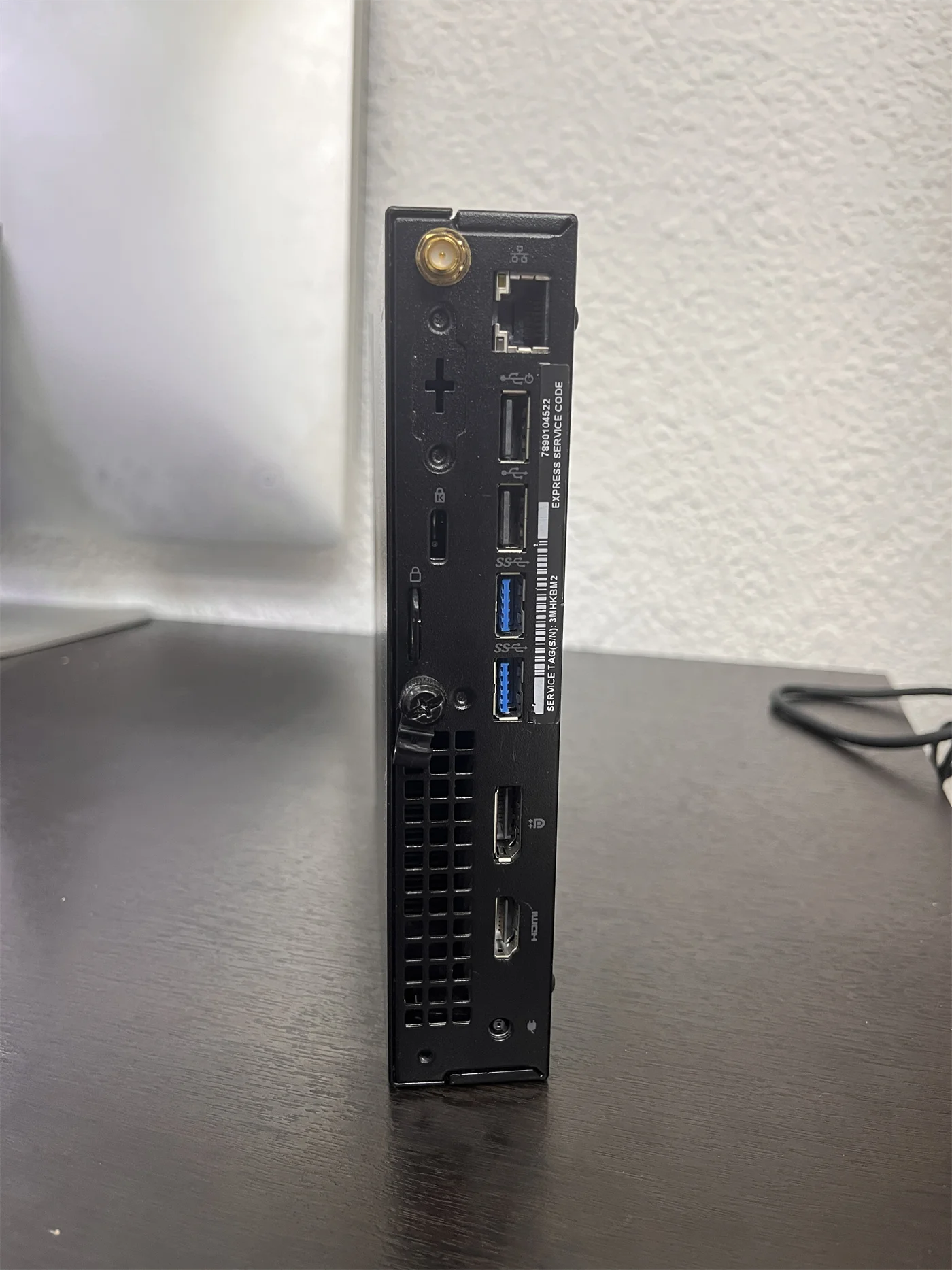 Dell OptiPlex 3050 Micro — puertos
