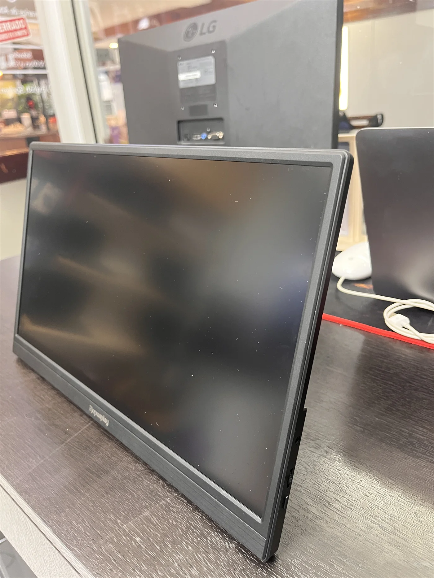 Dopesplay Monitor Portátil 15.6″ — angulo