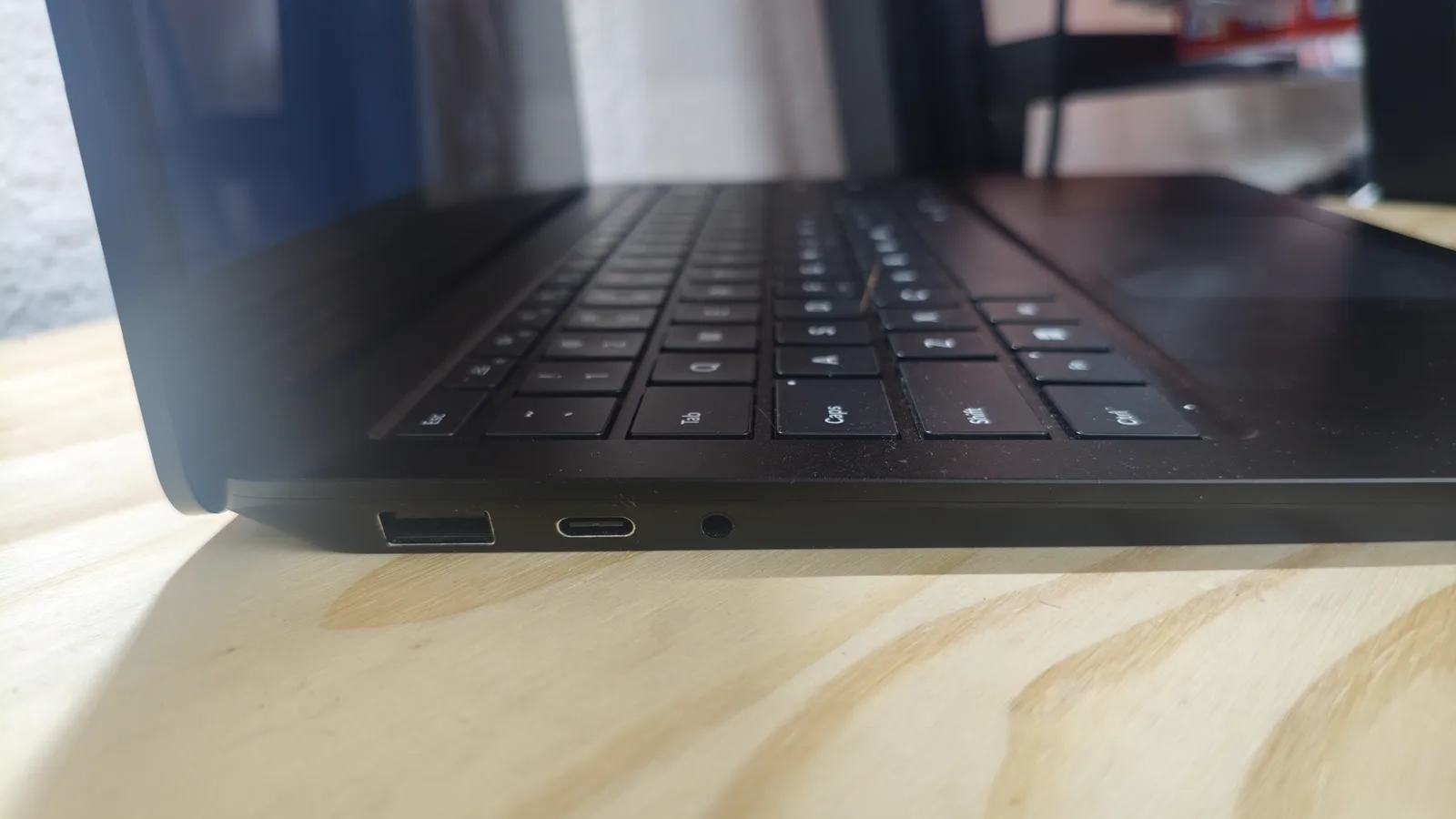 Surface Laptop 4 — puertos
