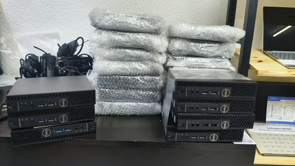 Caja de Sysland lista para enviar por Servientrega a Guayaquil